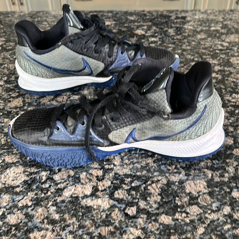 NIKE KYRIE 4 LOW TBMIDNIGHT NAVY MENS BASKETBALL SHOES SIZE 10.5